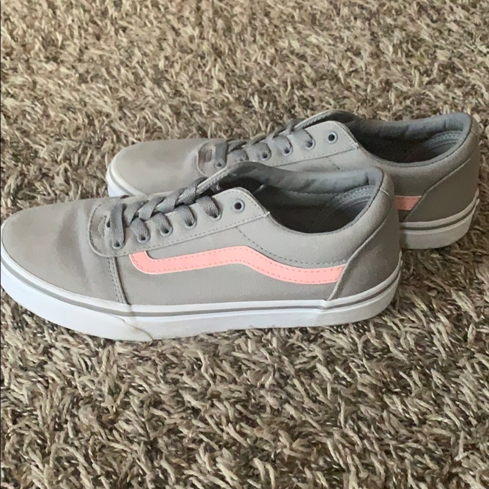 Vans low top size 5